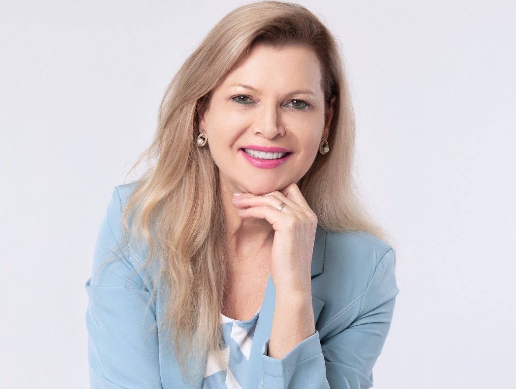 Claudete Morsch Pereira Soares leva a poesia brasileira além-fronteiras